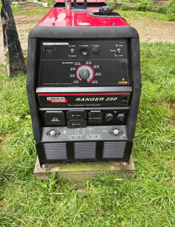 Lincoln Ranger 250 Welder/Generator – Close-up of the control panel showing power settings